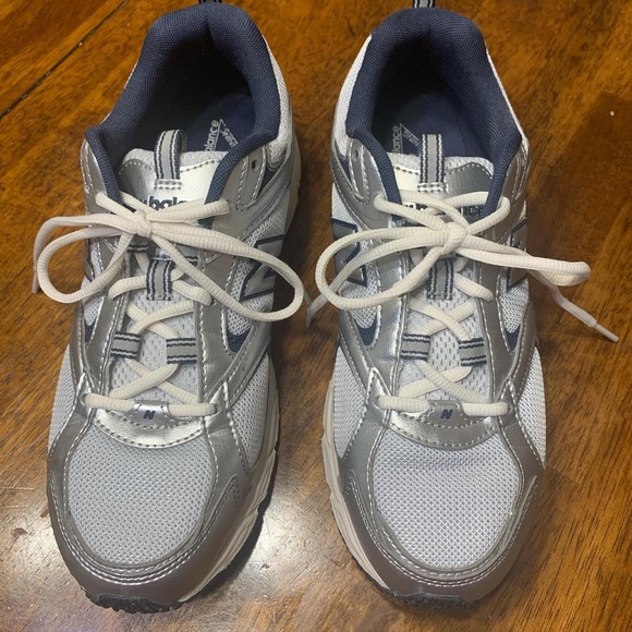 New Balance 408 silver and navy size 9 GUC - Picture 2 of 5